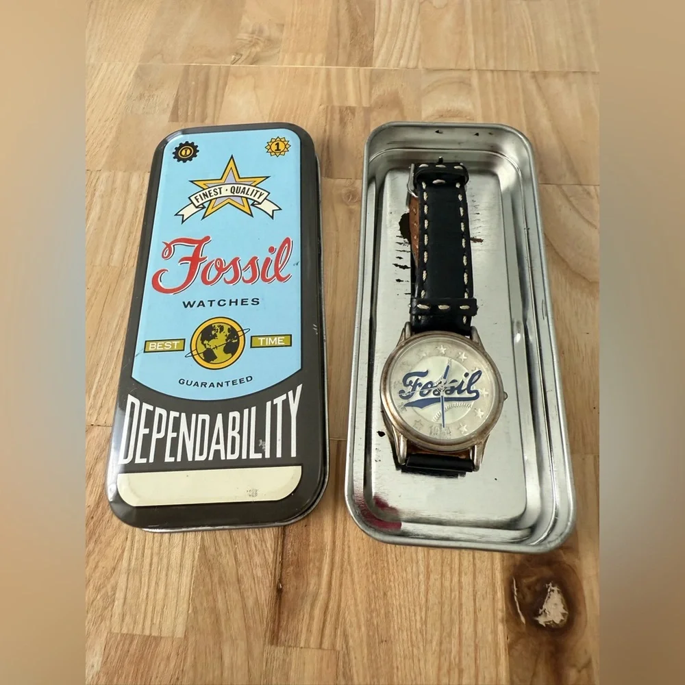 Vintage fossil roadtrip collection baseball theme leather watch NEW BATTERY